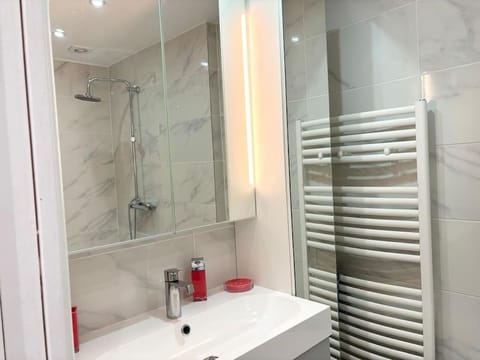 Appartement chaleureux avec balcon - Champigny Apartment in Île-de-France