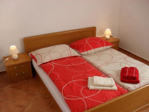 Bed, Bedroom, Garden view, Sea view, cot