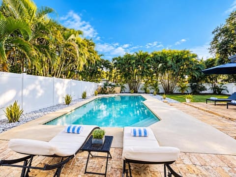 Patio, Day, Garden, Garden view, Pool view, Swimming pool, sunbed
