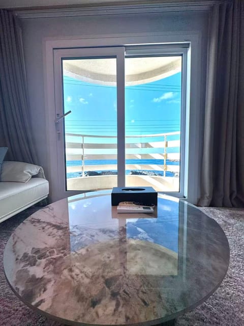 Balcony/Terrace, Living room