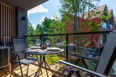 Property building, Patio, Day, Natural landscape, Garden, View (from property/room), Balcony/Terrace, Seating area, Dining area, Garden view