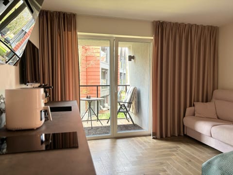 View (from property/room), Balcony/Terrace, Living room, Seating area