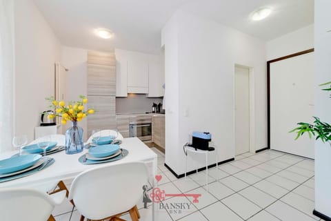 Kitchen or kitchenette, Dining area, pet friendly, stove