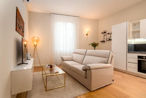 TV and multimedia, Kitchen or kitchenette, Living room, Seating area, Dining area, minibar, pet friendly