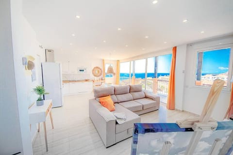 Kitchen or kitchenette, Living room, Dining area