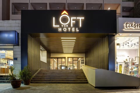 Property building, Night, Property logo or sign, Logo/Certificate/Sign, Street view