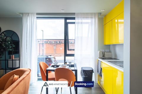 Kitchen or kitchenette, Seating area, Dining area