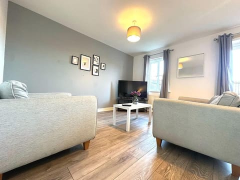 Alma House by Blue Skies Stays House in Hartlepool