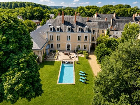 Property building, Garden, Swimming pool