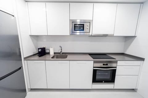 Coffee/tea facilities, Kitchen or kitchenette, dishwasher, minibar, pet friendly, stove