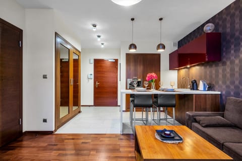 TV and multimedia, Kitchen or kitchenette, Living room, Dining area