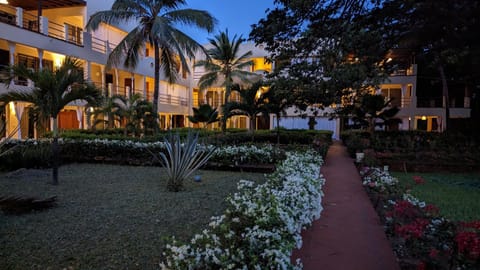 Property building, Garden, Garden view