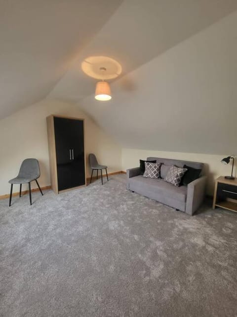 Stunning seaside town cottage House in Cardigan