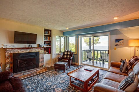 Hike, Ski and Fish! Sunset-View Condo in Beech Mtn Apartment in Beech Mountain