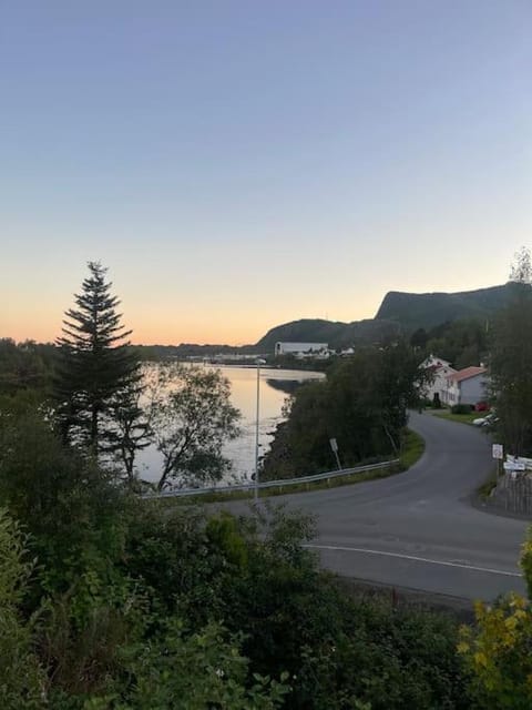 Neighbourhood, Natural landscape