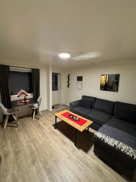 Living room, Photo of the whole room, Bedroom