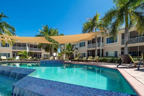Property building, Pool view, Swimming pool, sunbed