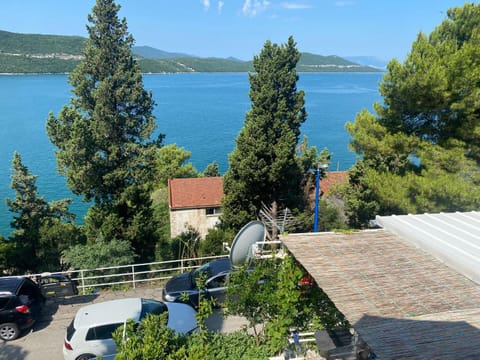 Sea view, Parking
