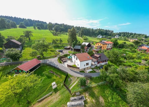 Property building, Neighbourhood, Natural landscape, Bird's eye view, Mountain view, Street view