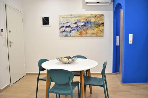 Luxurious City Apartment with Sea View - Lite Blue Apartment in Heraklion