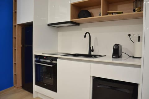 Luxurious City Apartment with Sea View - Lite Blue Apartment in Heraklion