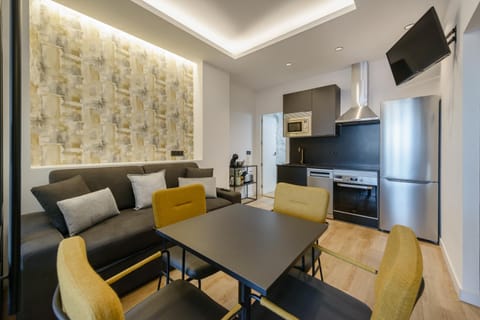 Communal lounge/ TV room, TV and multimedia, Kitchen or kitchenette, Living room, Seating area, Dining area, minibar