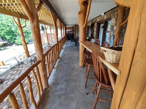 Cedar House Nature lodge in Rockaway Beach