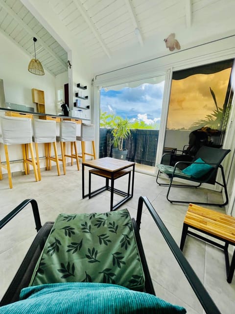 Patio, Dining area