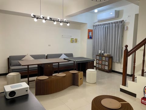 Communal lounge/ TV room, Living room, Dining area