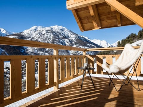 Chalet Luxueux 10 Pers. à Serre Chevalier - Terrasse, Local à Ski, Navette Gratuite - FR-1-762-18 Chalet in Saint-Chaffrey