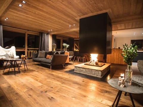 Chalet Luxueux 10 Pers. à Serre Chevalier - Terrasse, Local à Ski, Navette Gratuite - FR-1-762-18 Chalet in Saint-Chaffrey