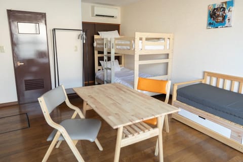 Bed, Living room, Photo of the whole room, Dining area, wardrobe, air conditioner