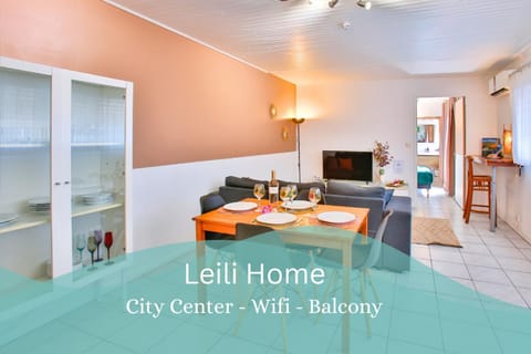 Communal lounge/ TV room, TV and multimedia, Living room, Seating area, Dining area
