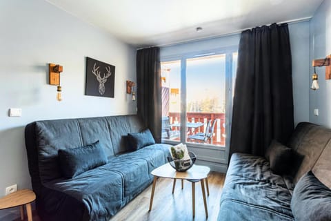 Bed, Living room, kitchen