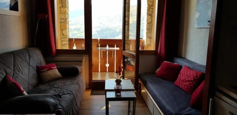 Bed, kitchen