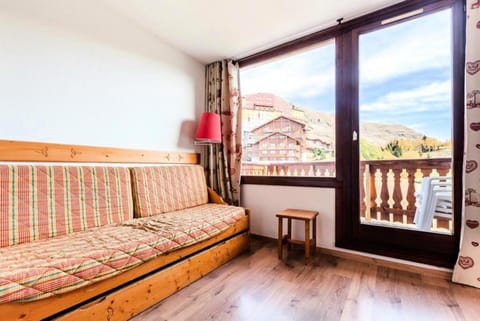 Bed, Living room, kitchen