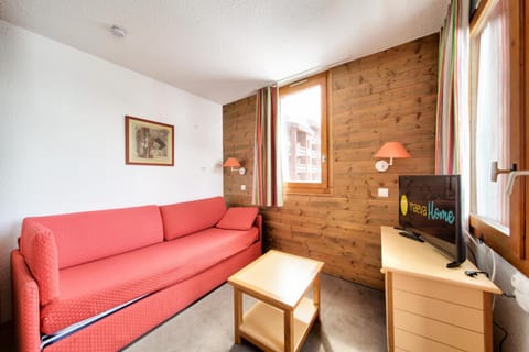 Bed, Living room, kitchen