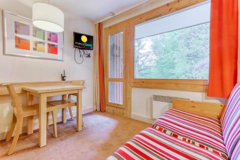 Bed, kitchen