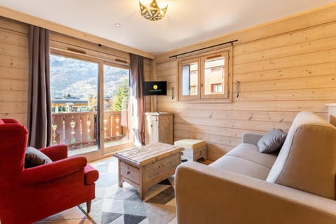 Bed, Bathroom, Living room, fireplace, furniture, kitchen