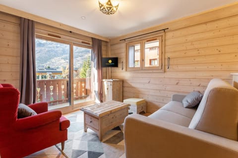Bed, Bathroom, Living room, fireplace, furniture, kitchen