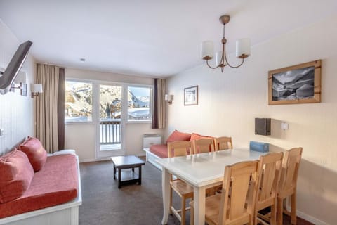 Bed, kitchen