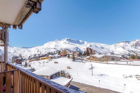 Skiing, Mountain view