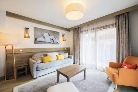 Bed, Living room, kitchen
