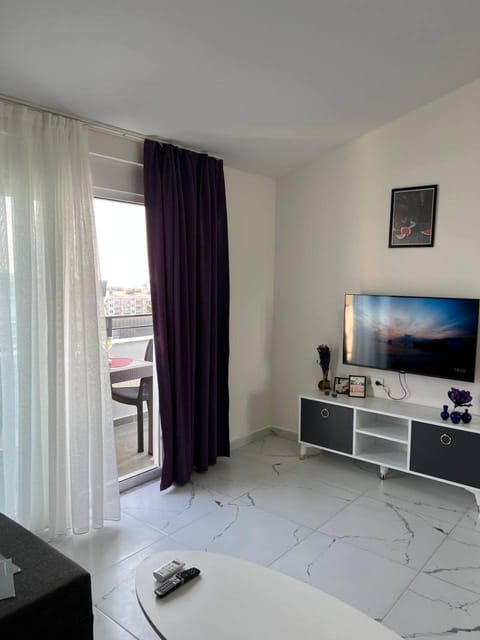TV and multimedia, Living room, Photo of the whole room, Seating area