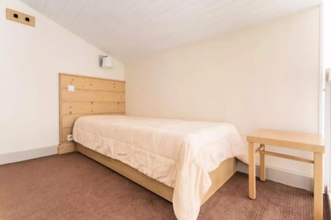 Bed, Bedroom, furniture