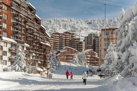 Skiing, Mountain view