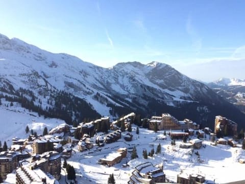 Skiing, Mountain view