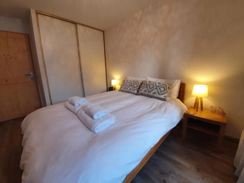 Bed, Photo of the whole room, Bedroom, towels, wardrobe