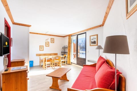 Bed, kitchen