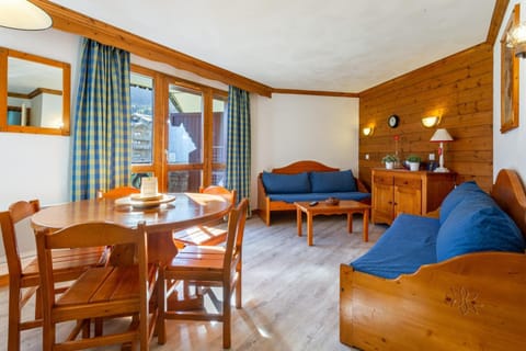 Bed, kitchen